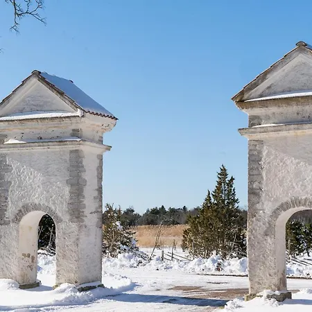 Dagen Haus Πανσιόν 4*