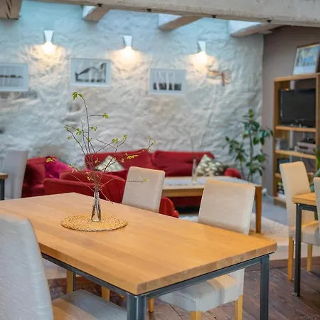 Dagen Haus Πανσιόν 4*