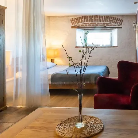 Dagen Haus Orjaku