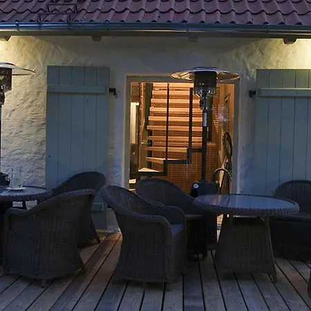 Dagen Haus Orjaku